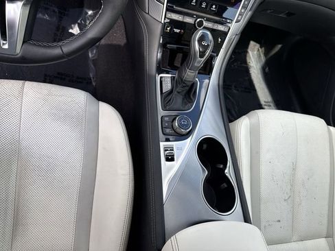 Used 2017 INFINITI Q60 2.0t w/ Premium Plus Package 2.0T RWD image 23