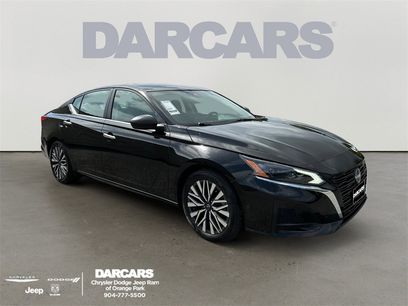 Used 2024 Nissan Altima 2.5 SV