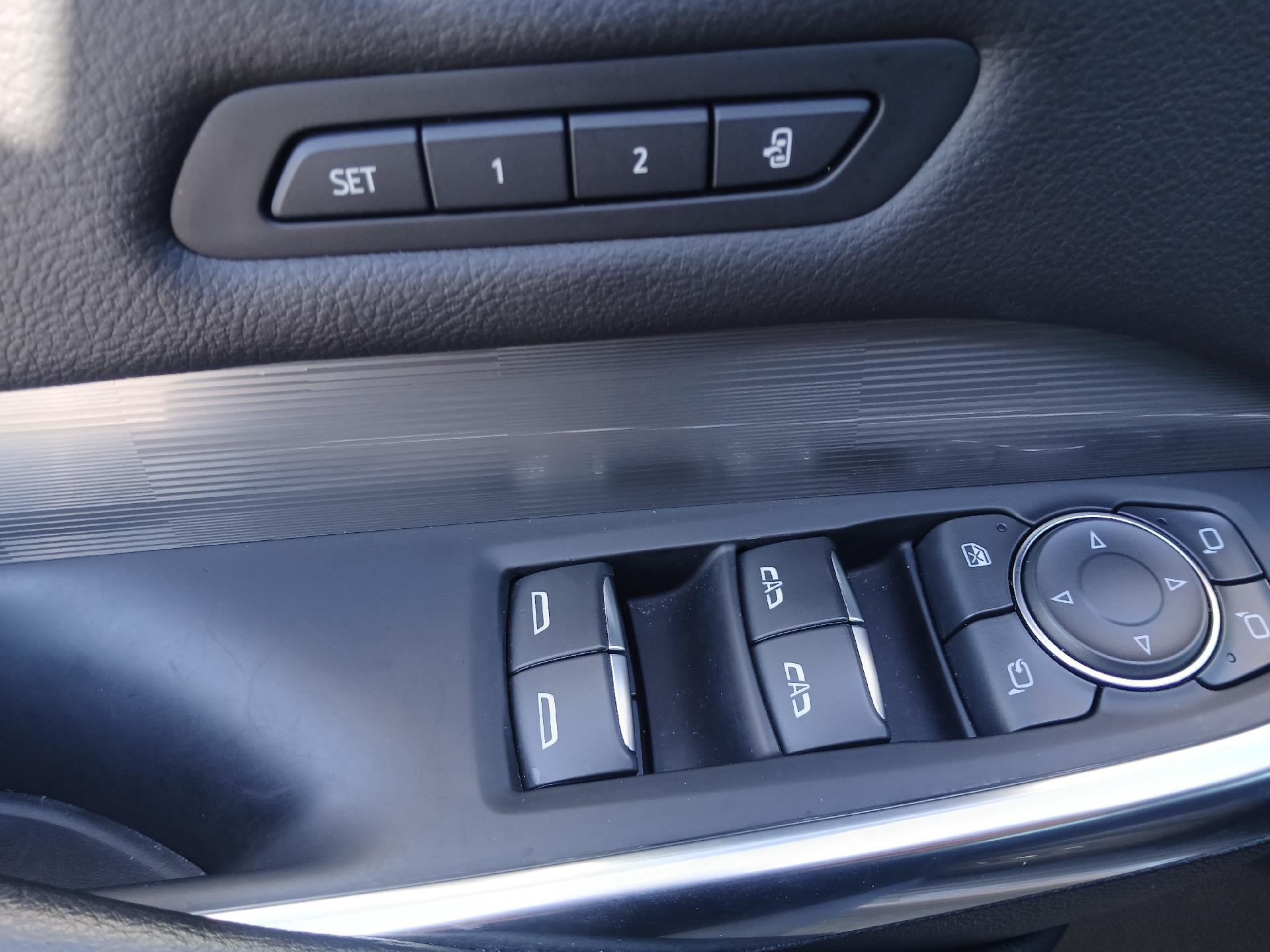 Used 2025 Cadillac XT4 Premium Luxury FWD image 14