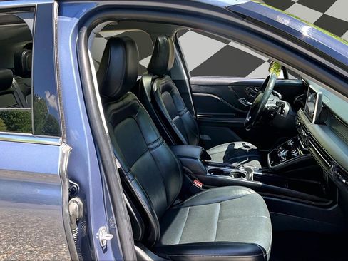 Used 2022 Lincoln Corsair AWD w/ Premium Package image 7