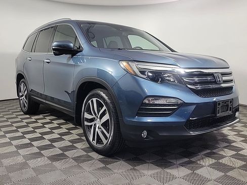 Certified 2017 Honda Pilot Touring image 1