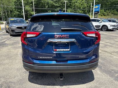 Used 2022 GMC Terrain SLE w/ LPO, Floor Liner Package