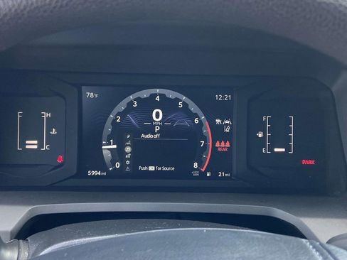 Used 2025 Toyota Tacoma SR5 image 31