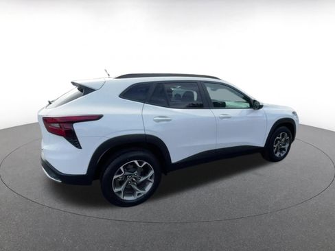 Used 2025 Chevrolet Trax LT image 15