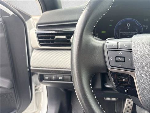 Used 2026 Toyota Camry SE FWD image 18
