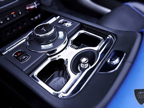 Used 2019 Rolls-Royce Dawn RWD image 85