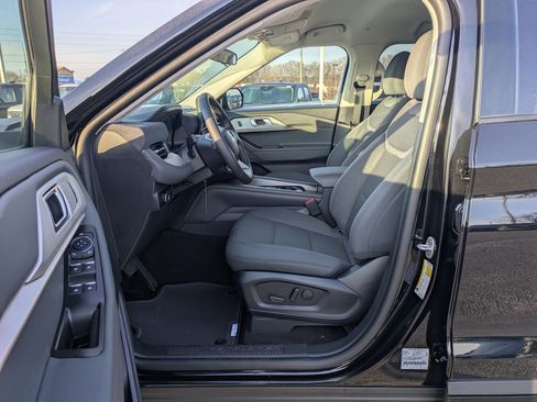 New 2026 Ford Explorer Active AWD/4WD image 15