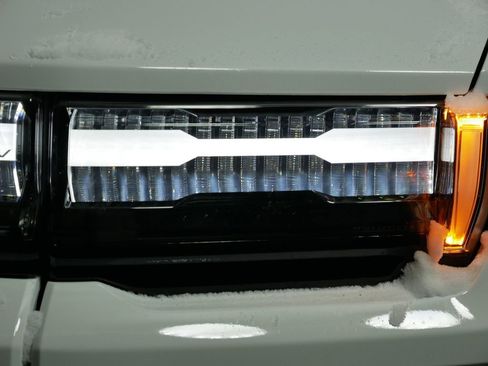 New 2026 GMC Hummer EV 4x4 Crew Cab w/ Battery Pack, 24 Module Pack image 8