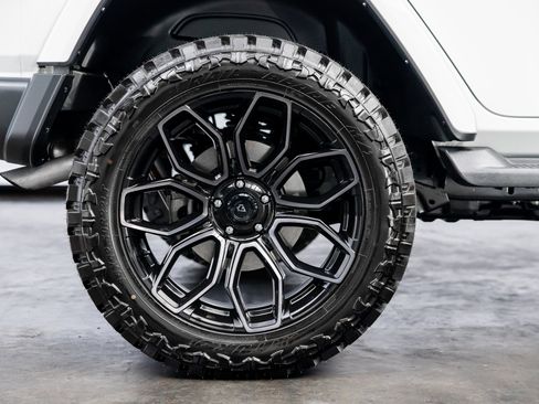 Used 2022 Jeep Wrangler Sahara image 27