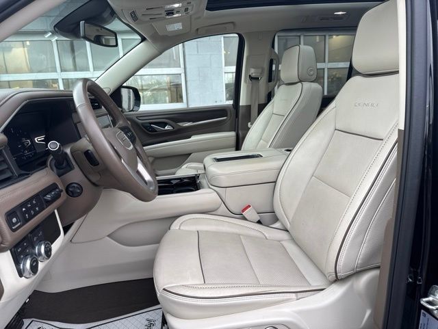 Used 2024 GMC Yukon Denali AWD/4WD image 9