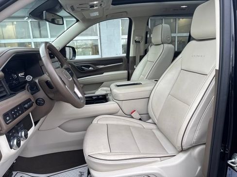 Used 2024 GMC Yukon Denali AWD/4WD image 9