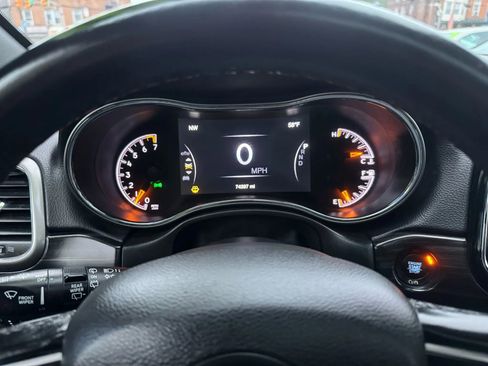 Used 2020 Jeep Grand Cherokee Altitude image 21