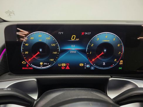 Used 2023 Mercedes-Benz GLB 250 image 9