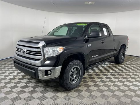 Used 2017 Toyota Tundra SR5 image 1