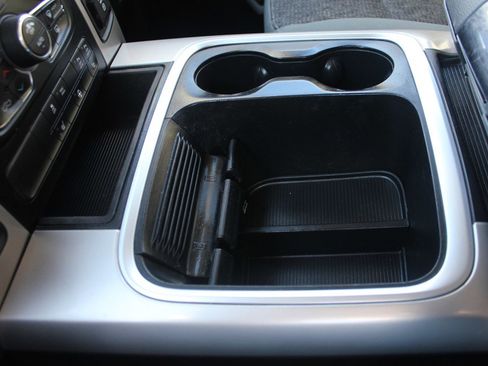 Used 2018 RAM 1500 Classic SLT image 22