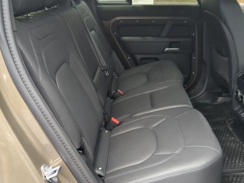 New 2026 Land Rover Defender 110 X-Dynamic SE AWD/4WD image 22