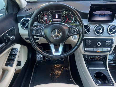 Used 2018 Mercedes-Benz GLA 250 4MATIC image 15