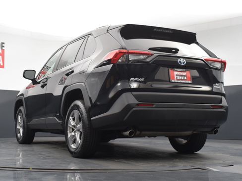 Used 2022 Toyota RAV4 LE AWD/4WD image 26