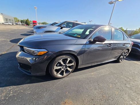 Used 2025 Honda Civic Sport image 4