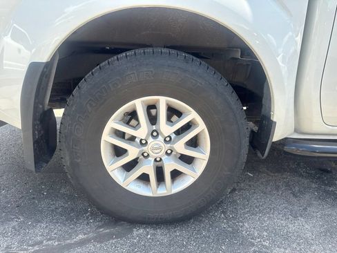 Used 2018 Nissan Frontier SV RWD image 9