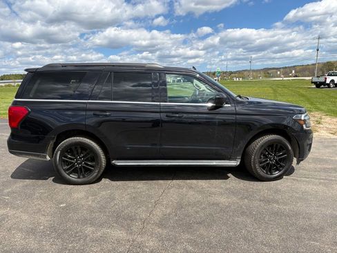 Used 2022 Ford Expedition XLT w/ Equipment Group 202A AWD/4WD image 7