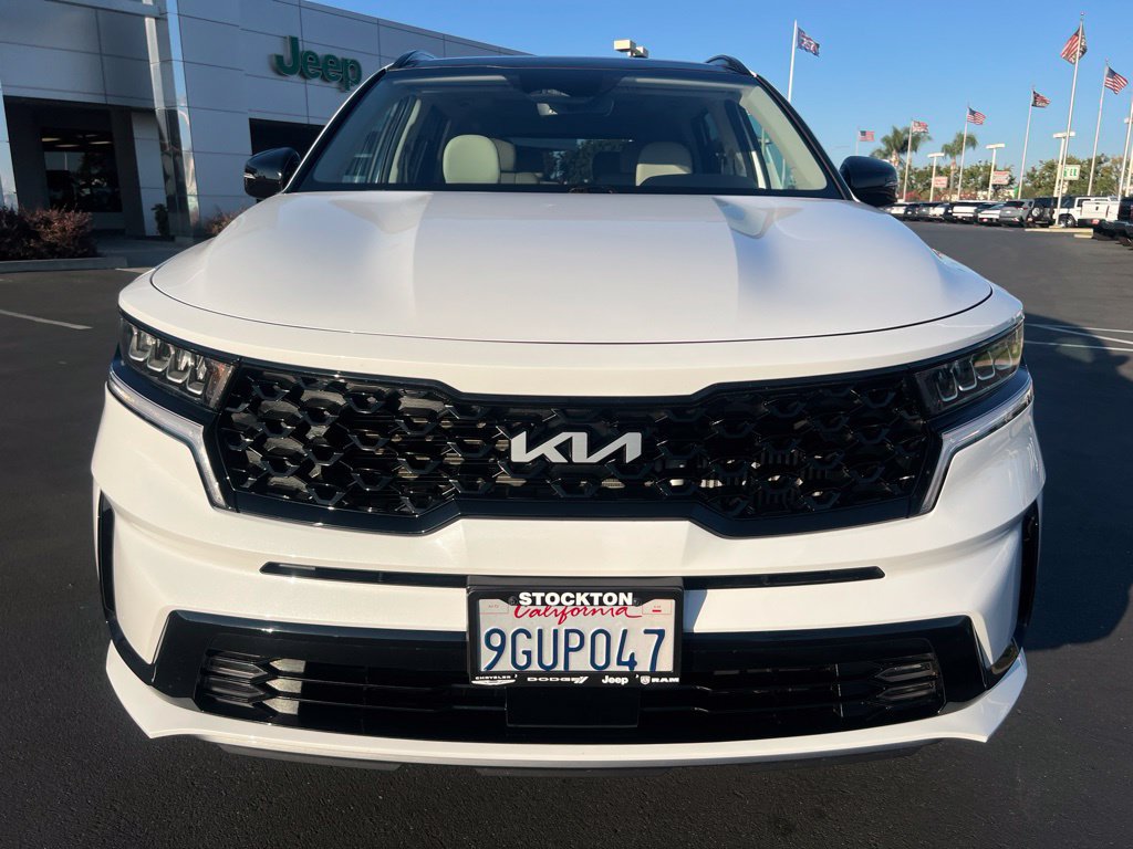 Used 2023 Kia Sorento EX w/ Panoramic Sunroof Package FWD image 4