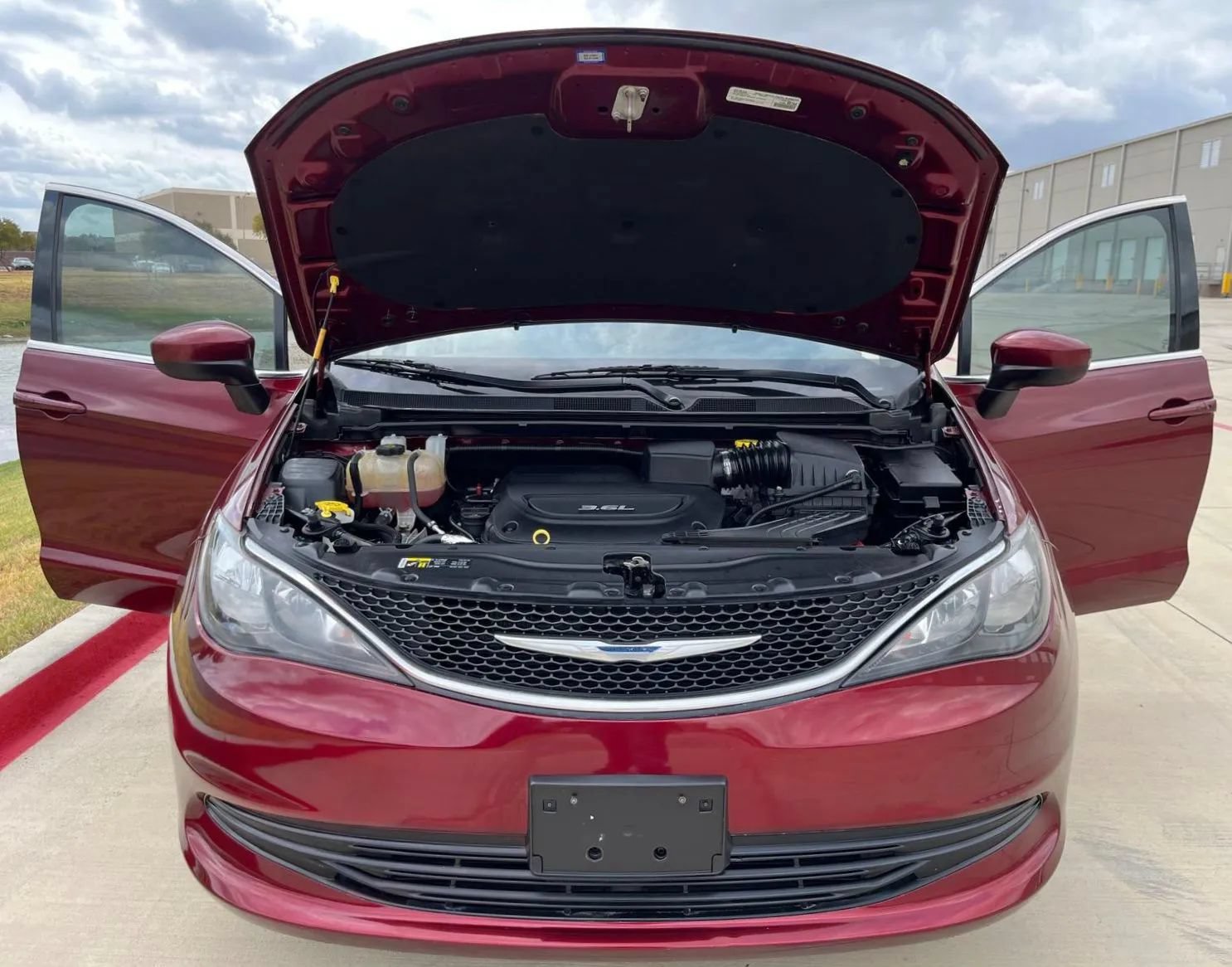 Used 2017 Chrysler Pacifica Touring FWD image 15