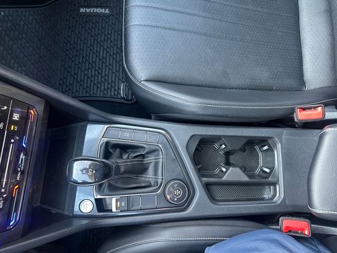 Certified 2022 Volkswagen Tiguan SE w/ Panoramic Sunroof Package image 13