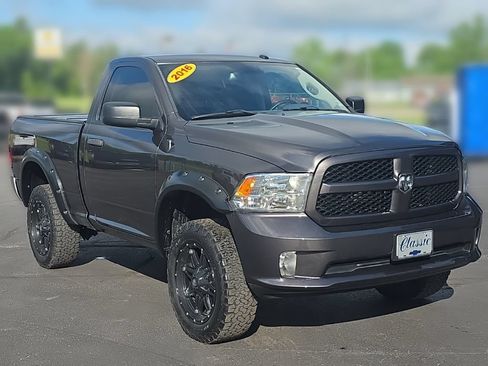 Used 2016 RAM 1500 Express AWD/4WD image 10