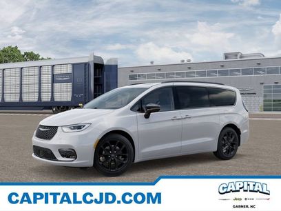 New 2026 Chrysler Pacifica Limited w/ S Appearance Package