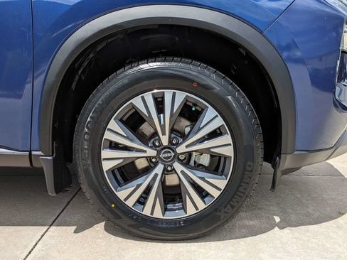Used 2023 Nissan Rogue SV FWD image 11