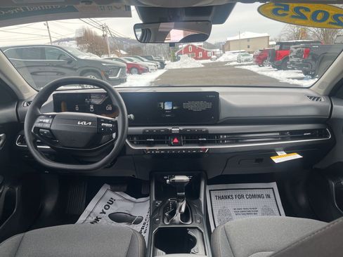 Used 2025 Kia K4 LXS image 14