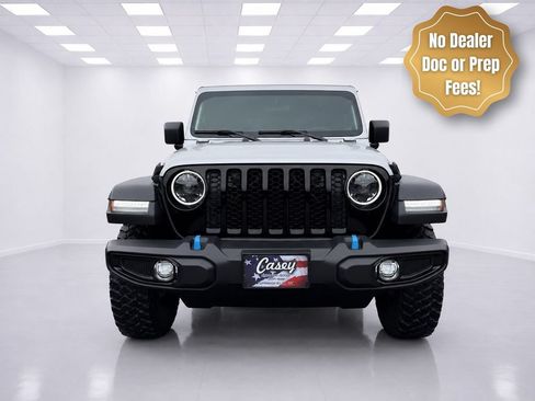 Used 2023 Jeep Wrangler Unlimited w/ Cold Weather Group AWD/4WD image 3