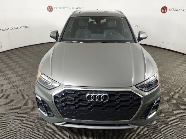 Certified 2023 Audi Q5 2.0T Premium Plus w/ Premium Plus Package AWD/4WD image 2