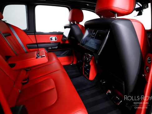 Used 2020 Rolls-Royce Cullinan image 29