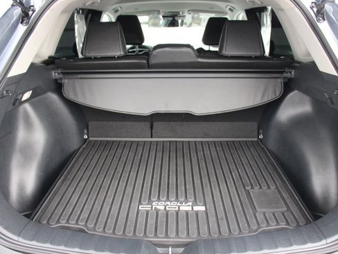 Certified 2024 Toyota Corolla Cross XLE image 15