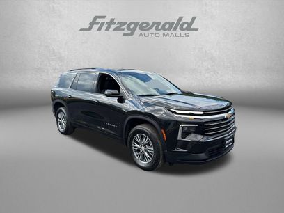Used 2025 Chevrolet Traverse LT