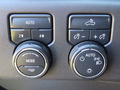 Certified 2023 Chevrolet Silverado 1500 LT AWD/4WD image 12