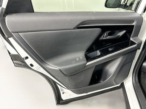 Used 2024 Toyota bZ4X XLE image 27