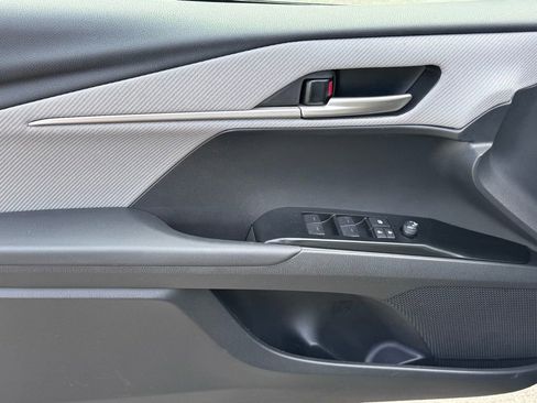 Used 2025 Toyota Camry SE image 25