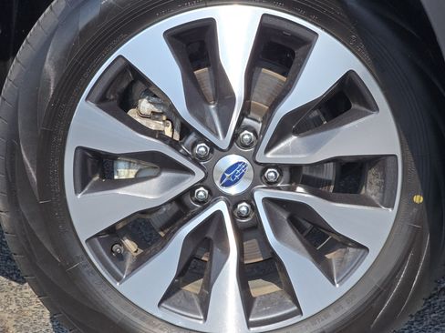 Certified 2025 Subaru Outback Limited AWD/4WD image 16