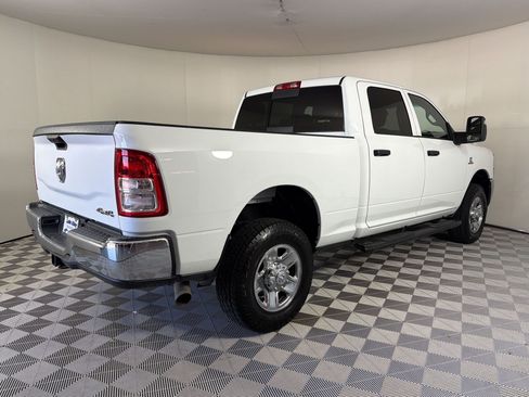 Used 2024 RAM 3500 Tradesman w/ Chrome Appearance Group AWD/4WD image 9
