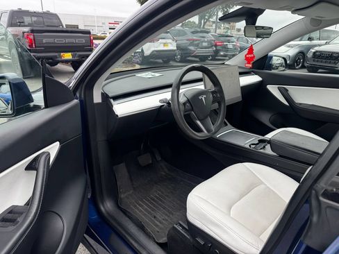 Used 2021 Tesla Model Y Long Range AWD/4WD image 5