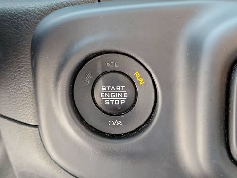 Used 2021 Jeep Wrangler Sport AWD/4WD image 38