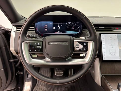 Used 2024 Land Rover Range Rover Long Wheelbase Autobiography image 15