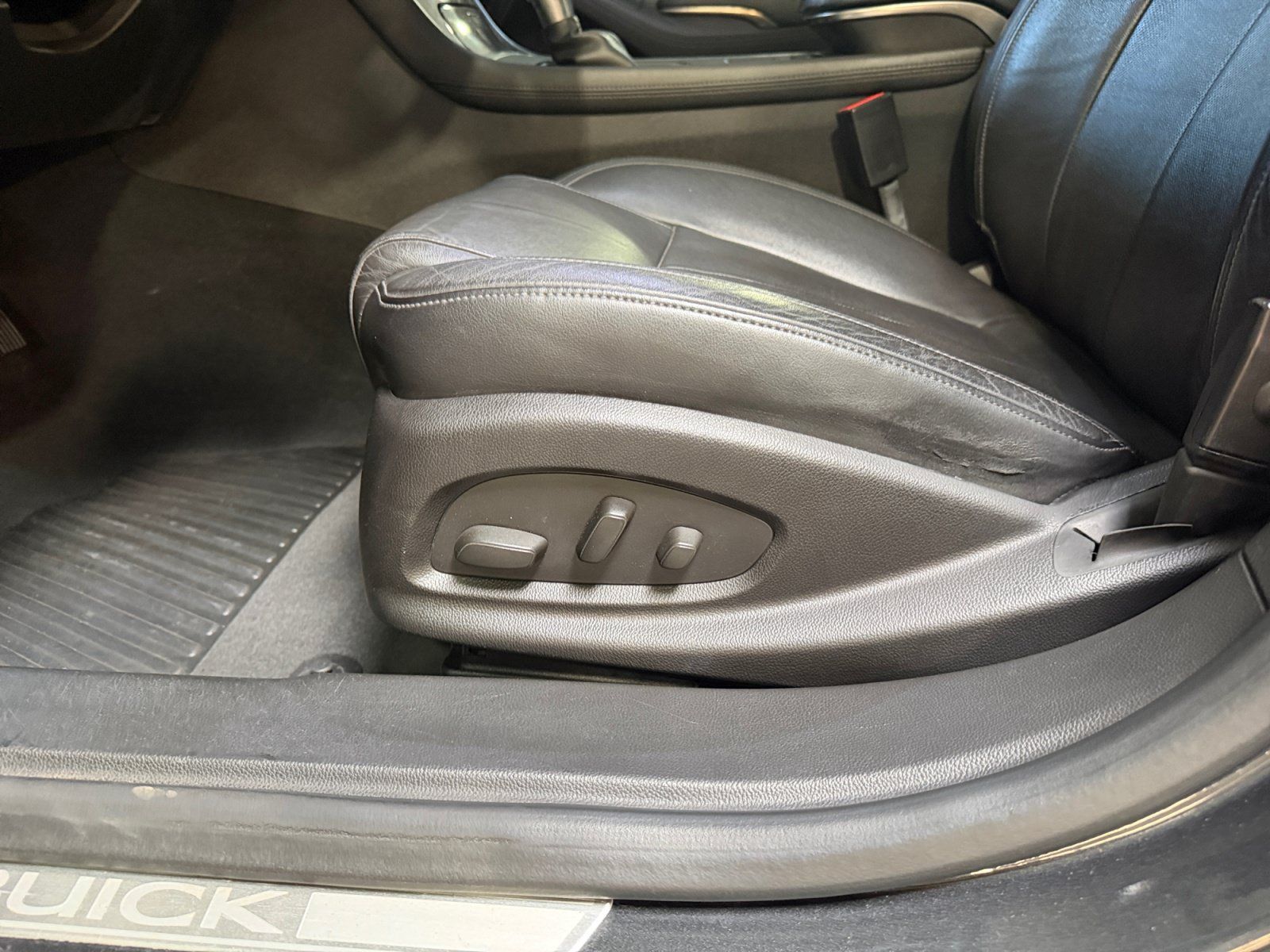 Used 2015 Buick LaCrosse Premium w/ Driver Confidence Package #1 FWD image 14