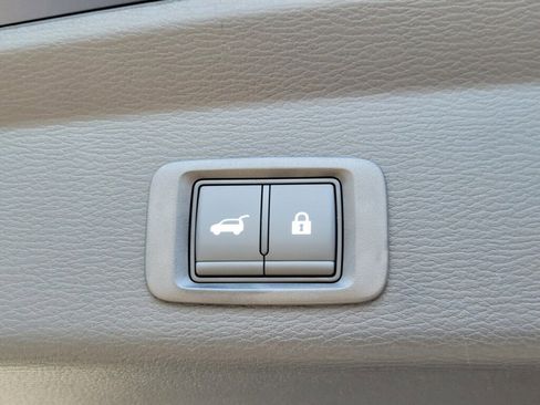 New 2025 Mitsubishi Outlander SE image 34