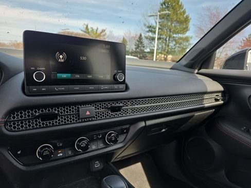 Used 2025 Honda HR-V Sport image 18