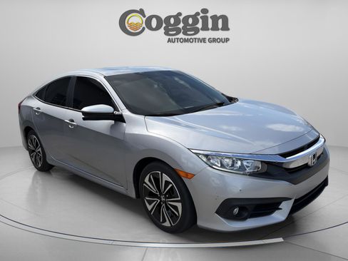 Used 2018 Honda Civic EX-T image 9
