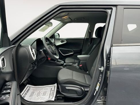 Used 2022 Kia Soul LX w/ Technology Package image 9
